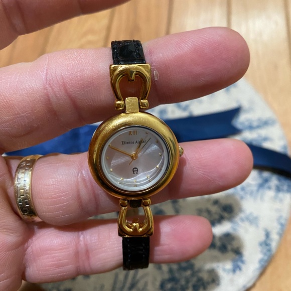 Etienne Aigner Women’s Watch Japan Movement Water Resistance Stainless Steel Bac